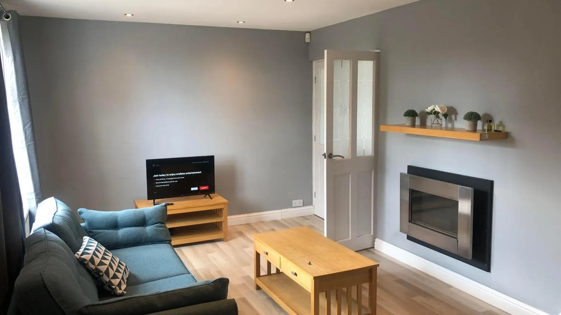Apartment Well Presented 3 Bed House- 9 Guests - Great For Leisure Stays Or Contractors -Ng8 Postcode Nottingham